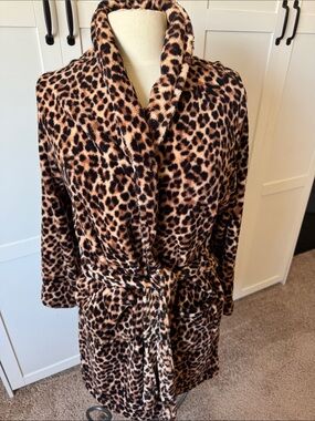 Rene Rofe Plush Leopard Shawl Collar Robe in Brown & Black